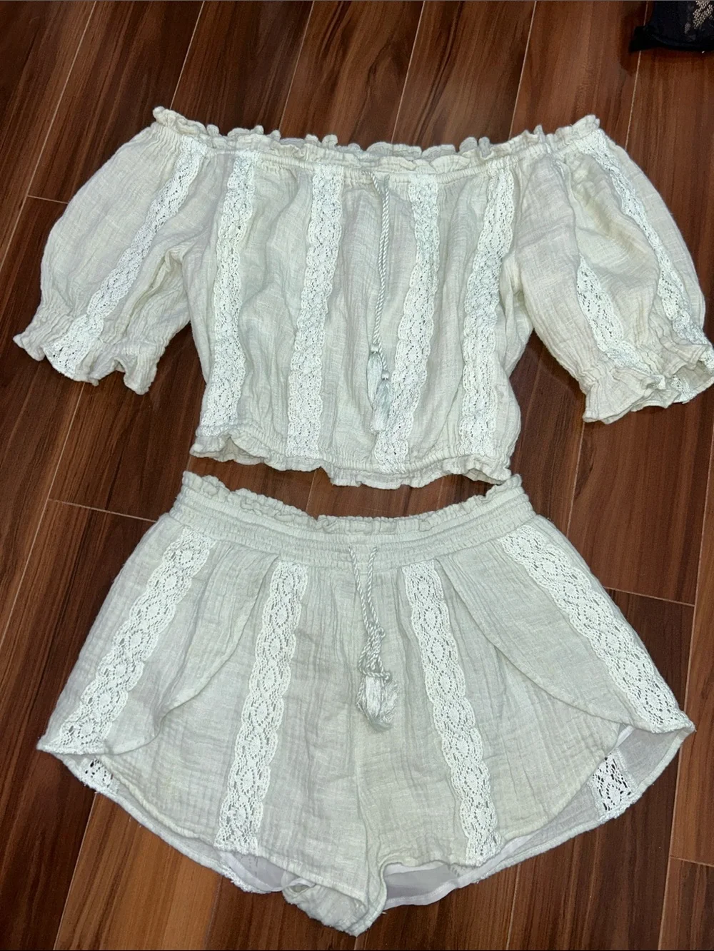 Medium / XL American Eagle 100% cotton matching green set